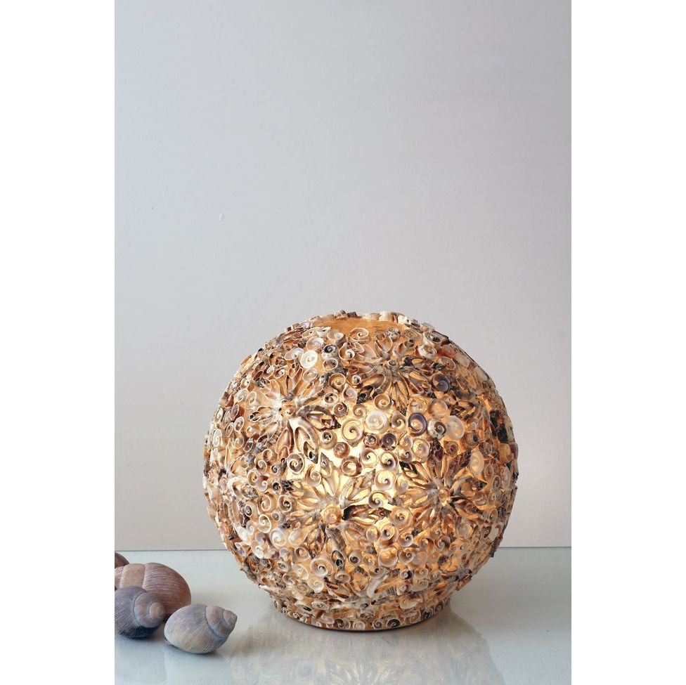 Holländer Tischleuchte "Sirena", 1-flammig, Muscheln von Hand auf Fiberglas befestigt, in natur-sand-braun, Ø=30cm, 1x E27-Fassung für LED max. 25W