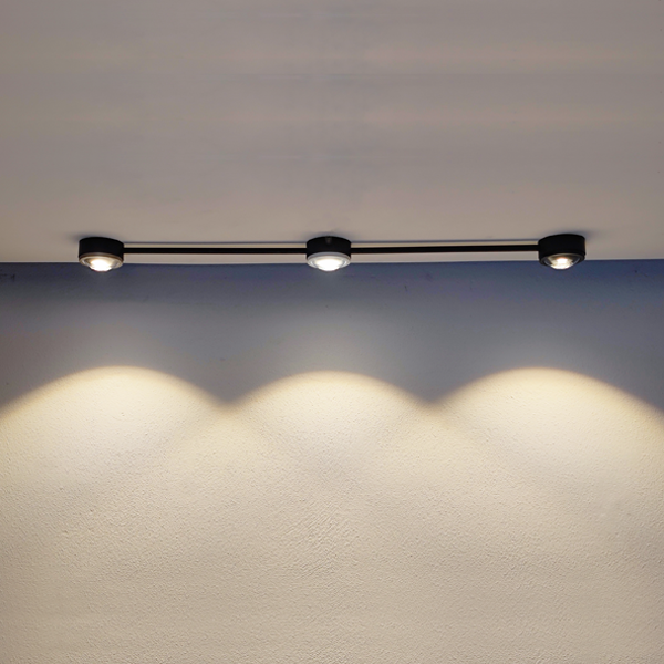 Menzel SOLO LED Deckenleuche 3 Spots LED mit Stange verbunden B=120cm, 3 x wechselbare LED 7W,