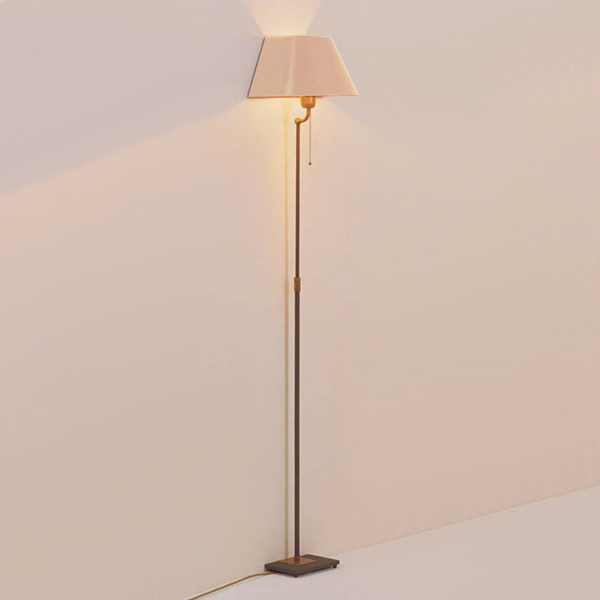 Menzel Living Elegant Standleuchte zur Wand stehend mit Messing Zierteilen ersetzt eine Wandleuchte mit Lampenschirm in Strichlack"